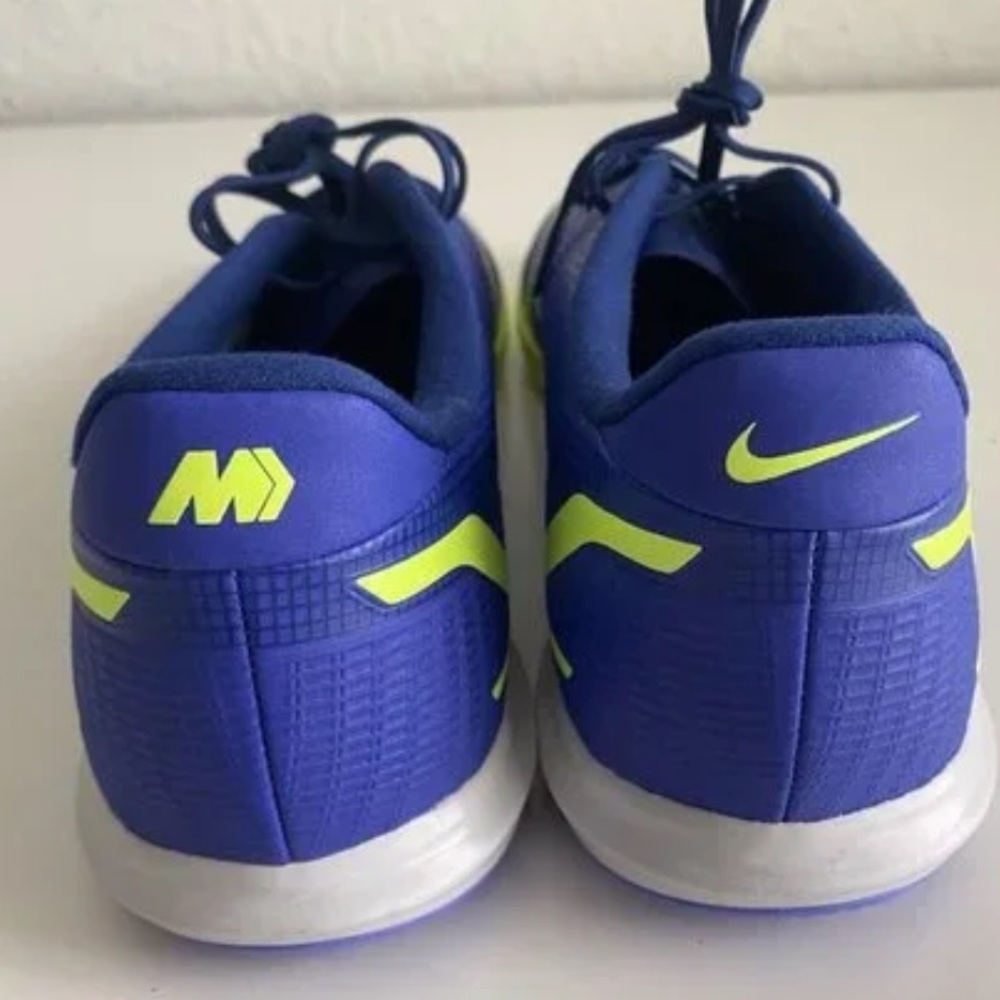 New Nike soccer shoes - Picture 5 of 5